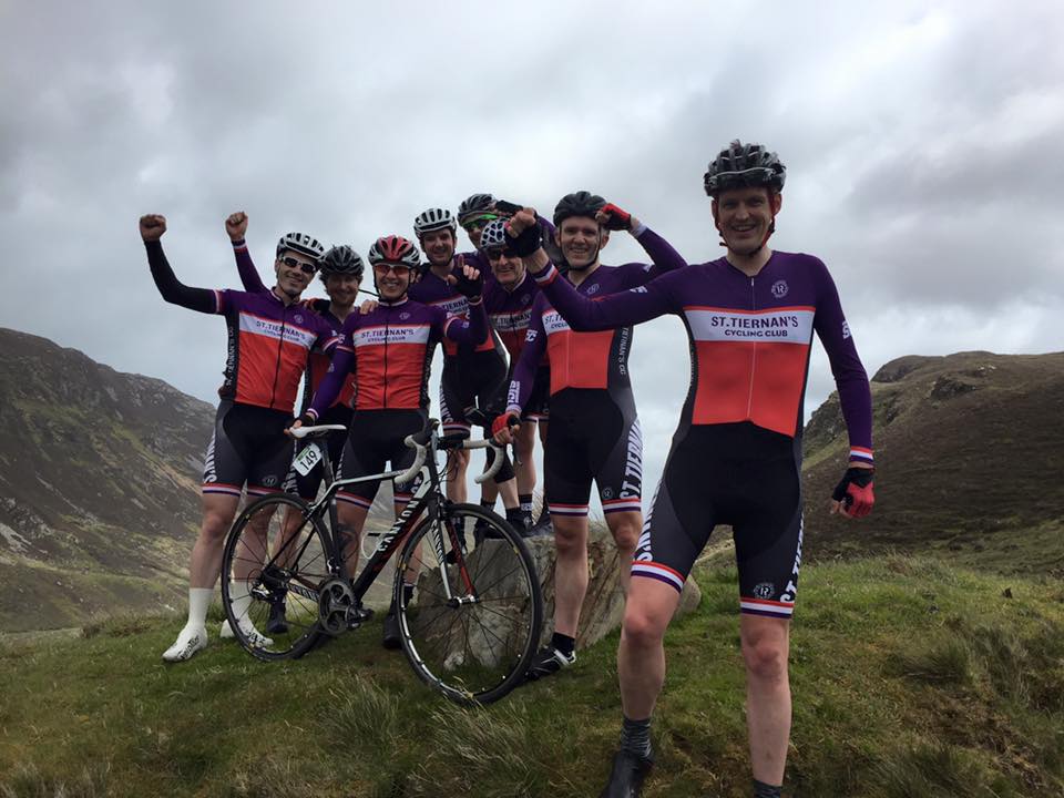 Last year's Ras Dhun na nGall team celebrate before the start of the final, brutal stage up Glengesh.